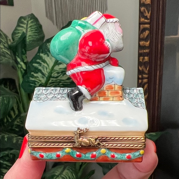 Vintage Limoges French Handpainted Porcelain Christmas Santa Claus Trinket Box - Picture 3 of 9